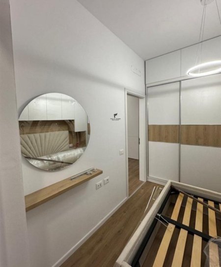 Tirane, jepet me qera apartament 1+1 Kati 3, 50 m² 420 € (ALI DEMI)