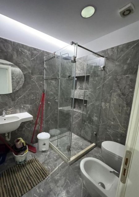 Tirane, jepet me qera apartament 2+1 Kati 8, 118 m² 550 € (ASTIR)