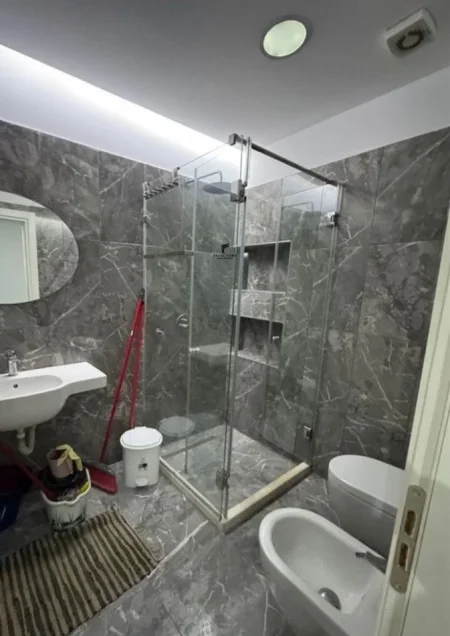 Tirane, jepet me qera apartament 2+1 Kati 8, 118 m² 550 € (ASTIR)