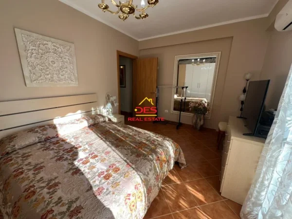 Vlore, shitet apartament 1+1+Ballkon Kati 3, 65 m² 117.000 € (Rruga Pelivan Leskaj)