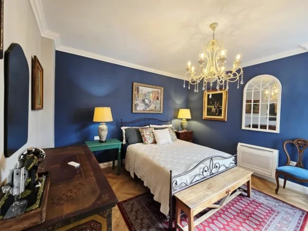 Tirane, shitet apartament 3+1 , 188 m² (bllok)