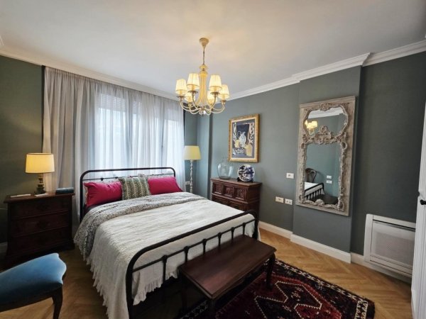 Tirane, shitet apartament 3+1 , 188 m² (bllok)