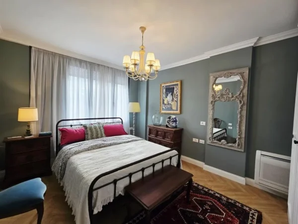 Tirane, shitet apartament 3+1 , 188 m² (bllok)