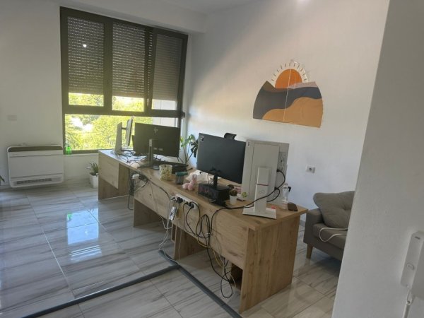 Tirane, jepet me qera zyre Kati 2, 134 m² 650 € (Ali Demi, prane Fushes)