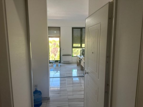 Tirane, jepet me qera zyre Kati 2, 134 m² 650 € (Ali Demi, prane Fushes)