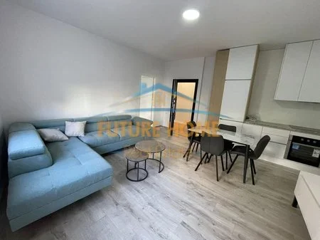 Tirane, jepet me qera apartament 1+1 Kati 1, 65 m² 1.300 € 