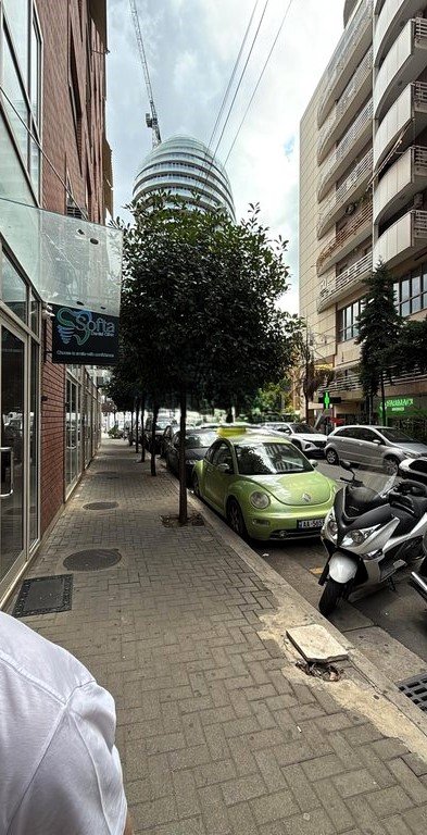 Tirane, jepet me qera ambjent biznesi Kati 0, 30 m² 1.000 € (BARDHOK BIBA)