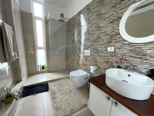 Tirane, jepet me qera Vile , 3.000 € 