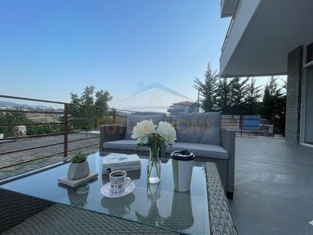 Tirane, jepet me qera Vile , 3.000 € 