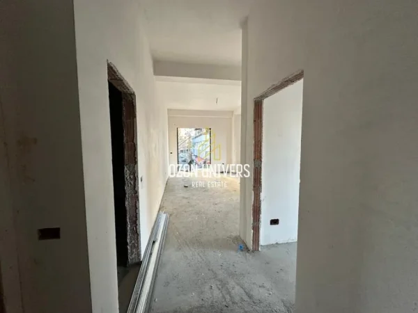 Tirane, shitet apartament 2+1+Ballkon Kati 1, 106 m² 199.000 € (Ish Fusha e Aviacionit)