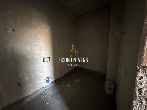 Tirane, shitet apartament 2+1+Ballkon Kati 1, 106 m² 199.000 € (Ish Fusha e Aviacionit)