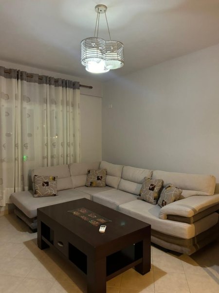 Tirane, jepet me qera apartament 2+1 Kati 5, 100 m² 650 € (stadiumi dinamo)