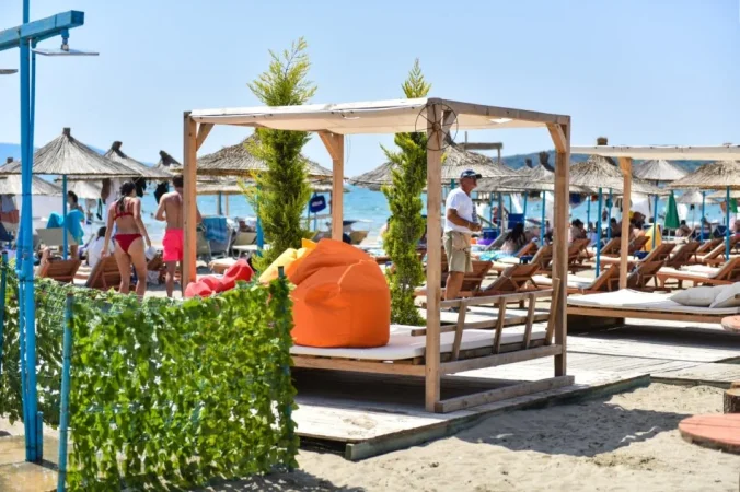 Vlore, jepet me qera bar-kafe , 800 m² 20.000 € (Zvernec, Vlore)