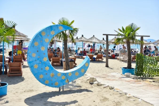 Vlore, jepet me qera bar-kafe , 800 m² 20.000 € (Zvernec, Vlore)