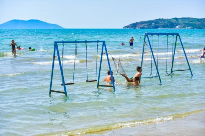 Vlore, jepet me qera bar-kafe , 800 m² 20.000 € (Zvernec, Vlore)