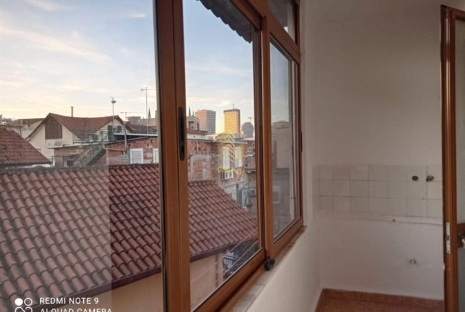 Tirane, shitet apartament 1+1+Ballkon Kati 4, 53 m² 125.000 € (Rruga Elbasanit)