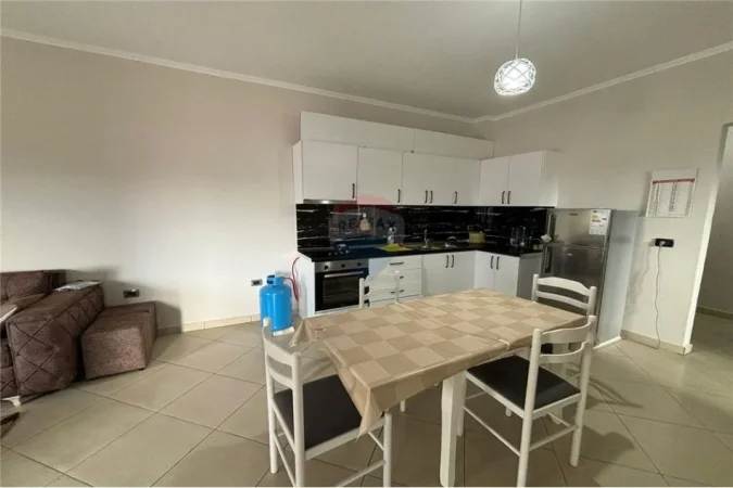 Vlore, jepet me qera apartament 2+1 Kati 8, 85 m² 500 € (Cobo Center, Vlore)