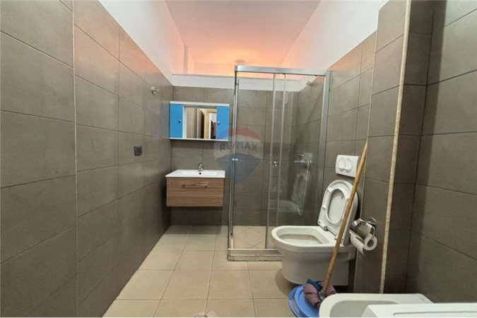 Vlore, jepet me qera apartament 2+1 Kati 8, 85 m² 500 € (Cobo Center, Vlore)