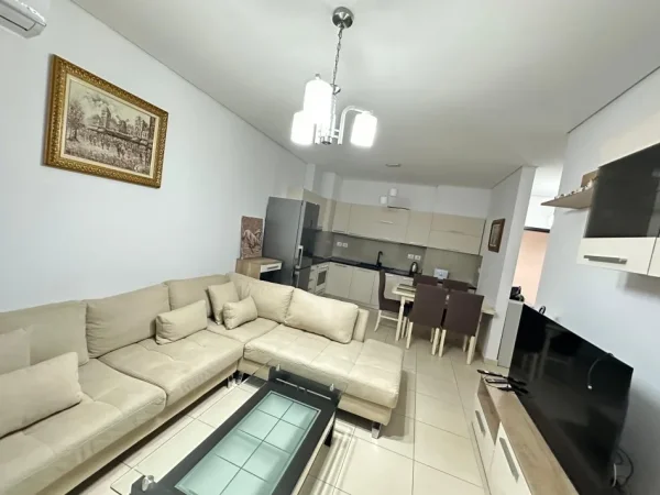 Tirane, jepet me qera apartament 2+1 , 90 m² 650 € (RRUGA E KAVAJES)