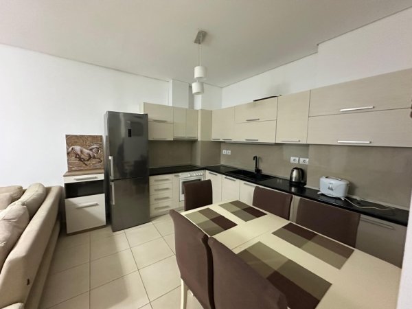 Tirane, jepet me qera apartament 2+1 , 90 m² 650 € (RRUGA E KAVAJES)