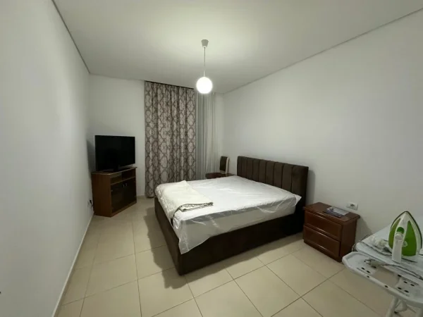 Tirane, jepet me qera apartament 2+1 , 90 m² 650 € (RRUGA E KAVAJES)