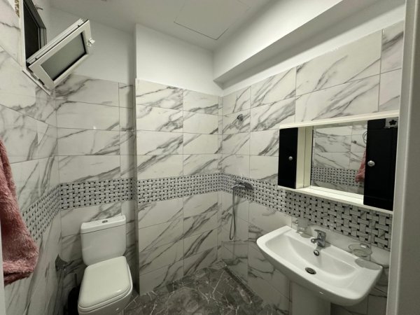 Tirane, jepet me qera apartament 2+1 , 90 m² 650 € (RRUGA E KAVAJES)