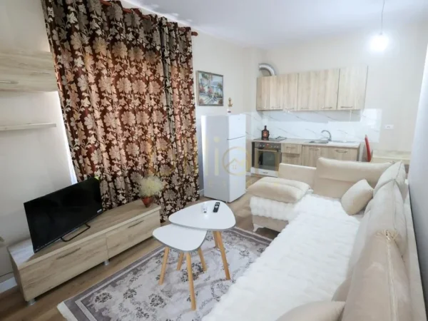 Jepet me qera apartament 1+1 Kati 3, 70 m² 300 € (FRESK)
