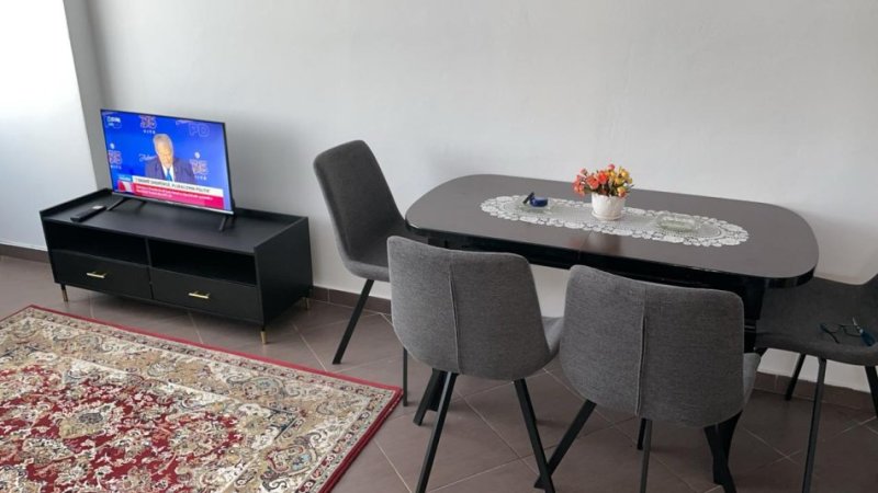 Tirane, jepet me qera apartament 1+1+Ballkon Kati 5, 65 m² 500 € (Mine Peza)
