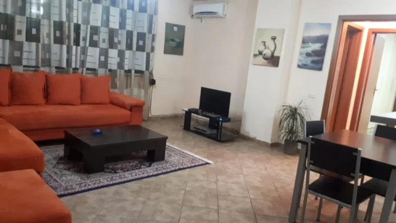 Tirane, jepet me qera apartament 1+1 Kati 9, 80 m² 600 € (Bllok, prane Sheshit Wilson)