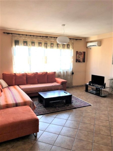 Tirane, jepet me qera apartament 1+1 Kati 9, 80 m² 600 € (Bllok, prane Sheshit Wilson)