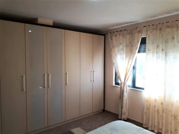 Tirane, jepet me qera apartament 1+1 Kati 9, 80 m² 600 € (Bllok, prane Sheshit Wilson)