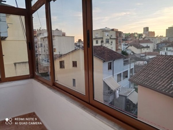 Tirane, shitet apartament 1+1 Kati 4, 53 m² 125.000 € (Pranë Shkollës së Baletit)