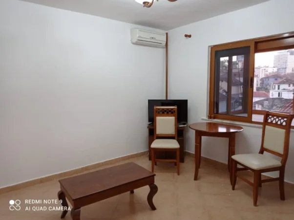 Tirane, shitet apartament 1+1 Kati 4, 53 m² 125.000 € (Pranë Shkollës së Baletit)
