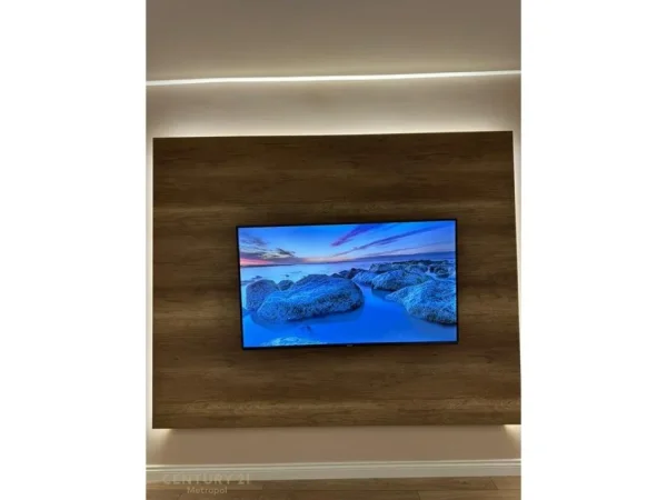 Tirane, jepet me qera apartament 2+1 Kati 1, 135 m² 750 € 