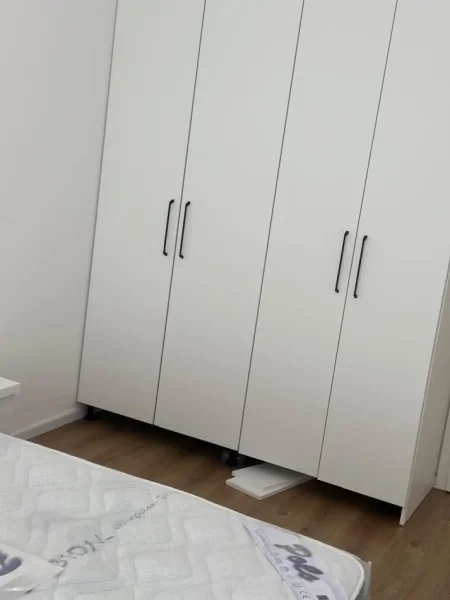 Tirane, jepet me qera apartament 1+1 Kati 2, 55 m² 450 € (ALI DEMI)