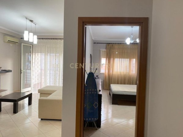 Tirane, jepet me qera apartament 1+1 Kati 9, 78 m² 500 € 