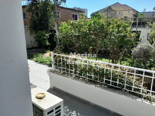 Tirane, shitet Vile 3 Katshe , 950 m² 600.000 € (Allias)
