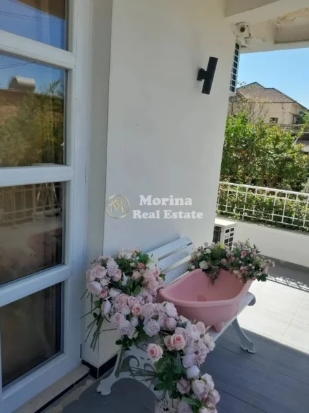 Tirane, shitet Vile 3 Katshe , 950 m² 600.000 € (Allias)