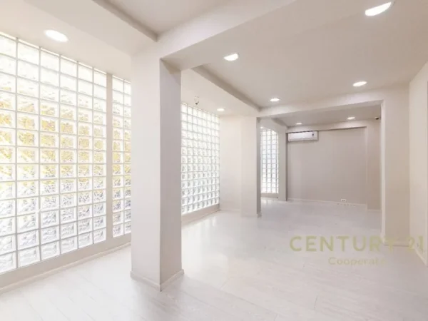 Tirane, jepet me qera ambjent biznesi Kati 1, 120 m² 2.500 € (Shallvaret)