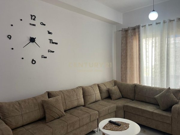Tirane, jepet me qera apartament 2+1 Kati 2, 80 m² 630 € 