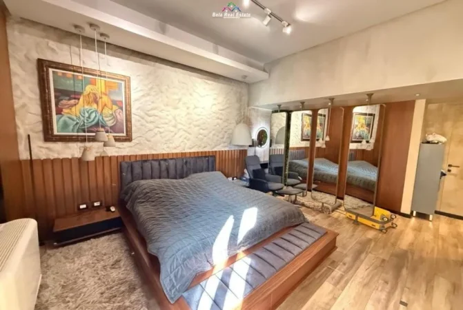 Tirane, jepet me qera apartament duplex 3+1+Ballkon Kati 4, 280 m² 1.700 € (Rruga Peti)