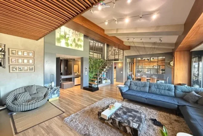 Tirane, jepet me qera apartament duplex 3+1+Ballkon Kati 4, 280 m² 1.700 € (Rruga Peti)