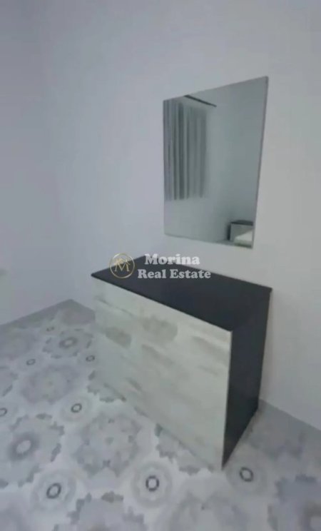 Tirane, jepet me qera shtepi 1+1 Kati 1, 80 m² 380 € (Spitali Amerikan 2)