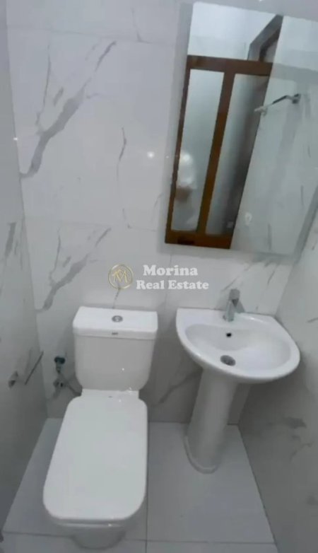 Tirane, jepet me qera shtepi 1+1 Kati 1, 80 m² 380 € (Spitali Amerikan 2)