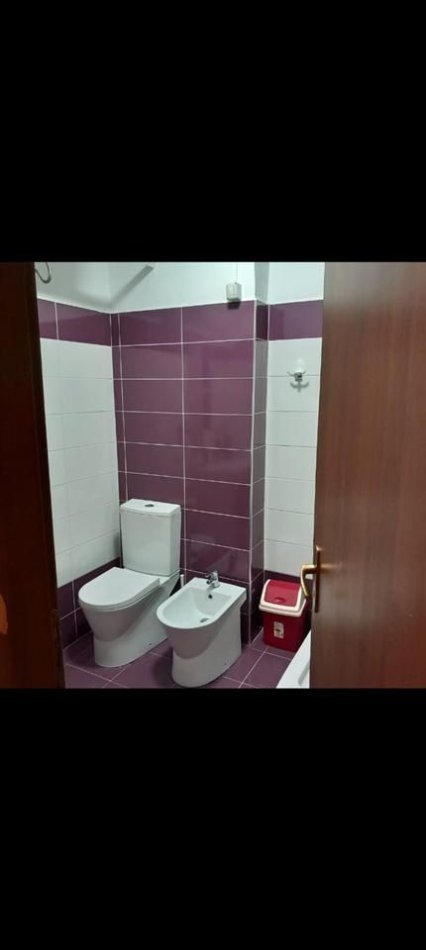 Tirane, jepet me qera apartament 1+1+Ballkon Kati 4, 70 m² 600 € (21 DHJETORI)