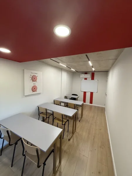 Tirane, ofroj Ofroj vend pune part time Mesues/e per Spanjisht