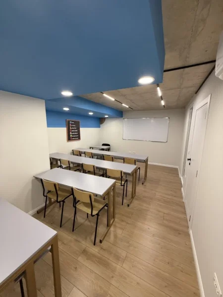 Tirane, ofroj Ofroj vend pune part time Mesues/e per Spanjisht