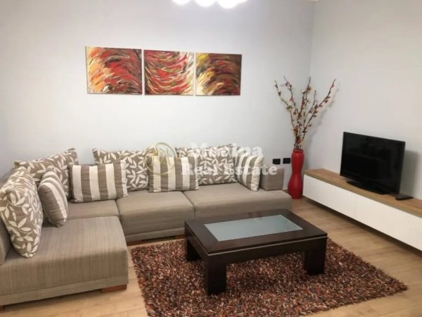Tirane, jepet me qera apartament 1+1 Kati 2, 65 m² 650 € (Rruga Myslym Shyri)