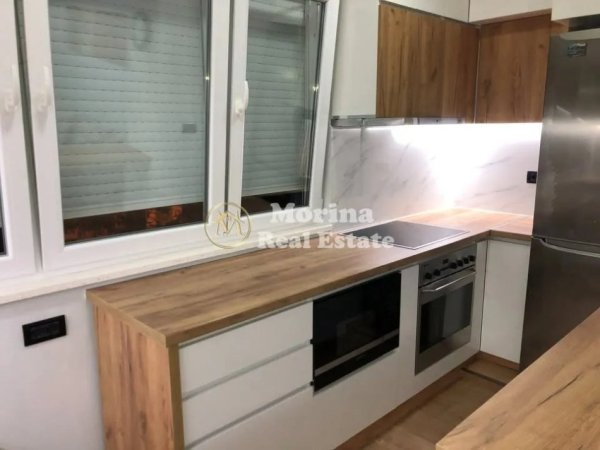 Tirane, jepet me qera apartament 1+1 Kati 2, 65 m² 650 € (Rruga Myslym Shyri)