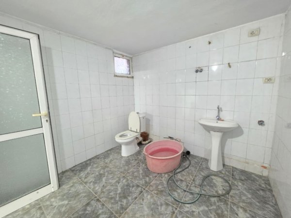 Ambient biznesi ne shitje Komuna e Parisit (5) (1).jpeg